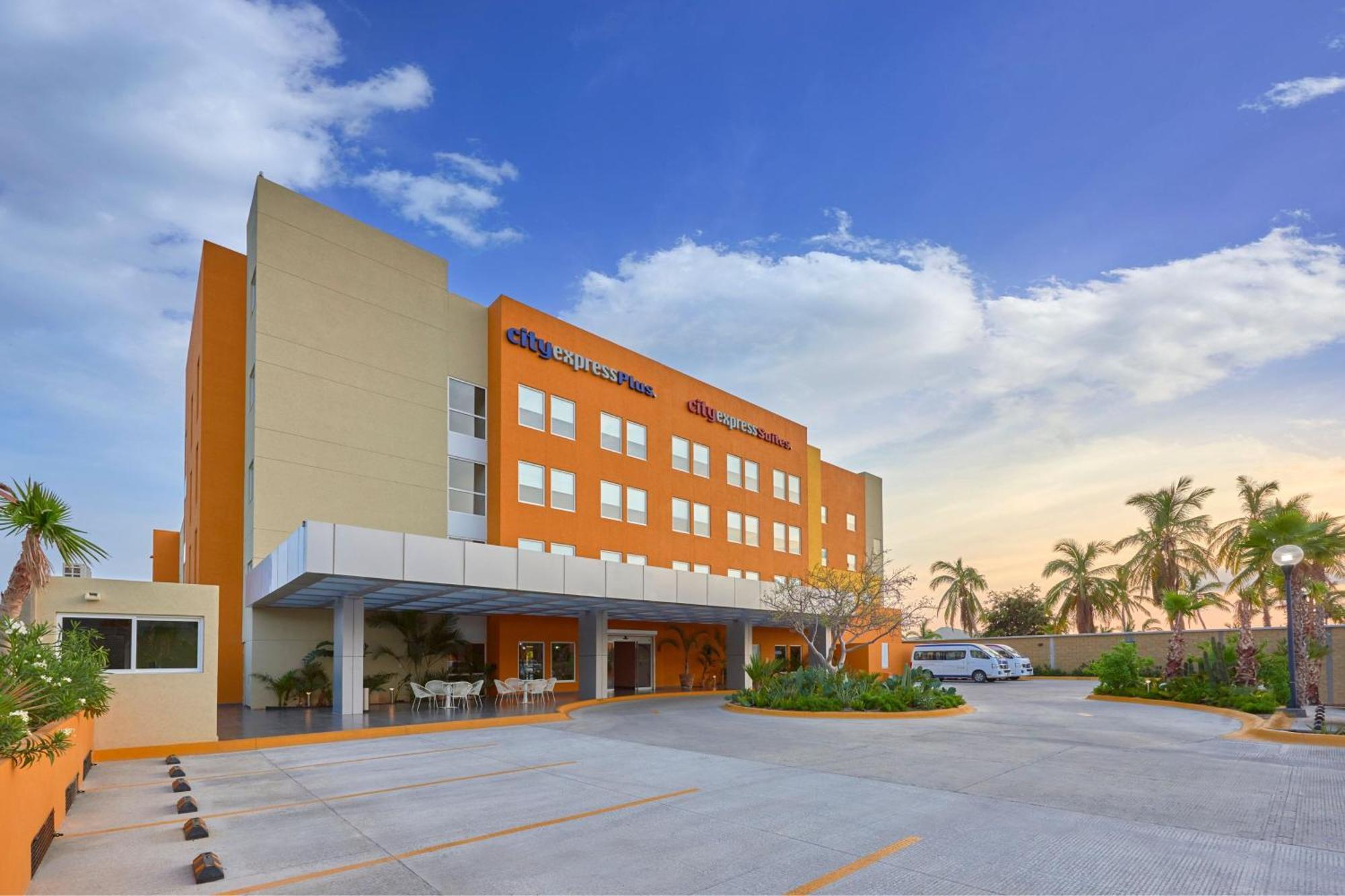 City Express Plus By Marriott Cabo San Lucas Exterior photo