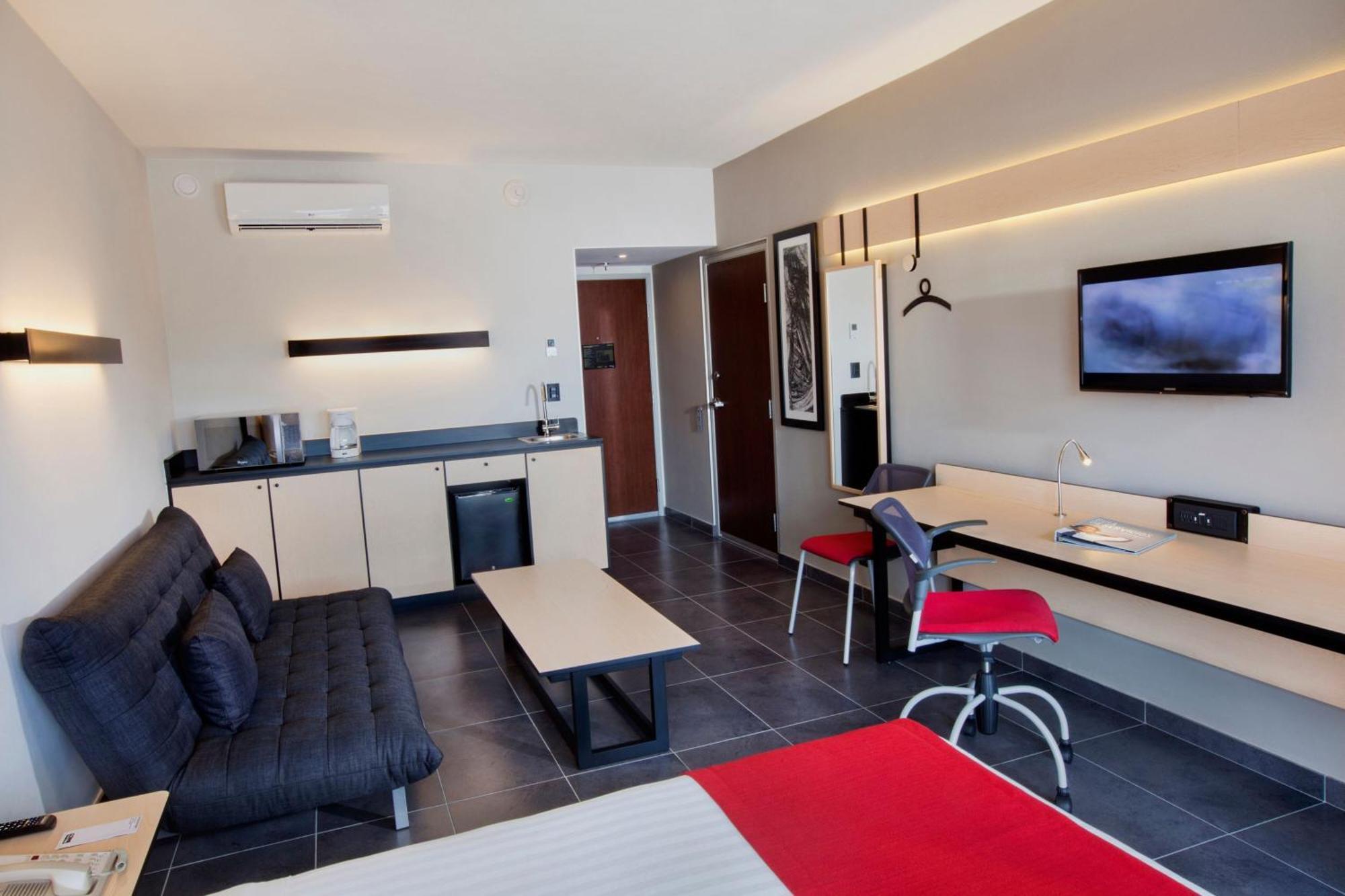 City Express Plus By Marriott Cabo San Lucas Exterior photo